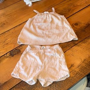 Cute size 6 H&M little girl summer outfit slight imperfection on the right strap